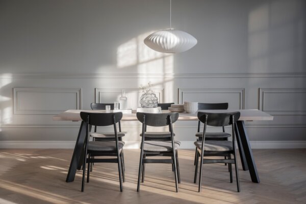 Fred matbord + 6st Rodham stol