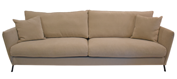 Nube 3 sits